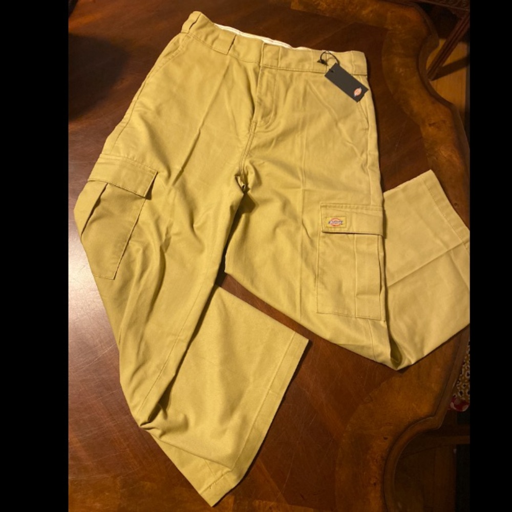 Dickies Women’s Wide Leg Cargo Jeans in Khaki